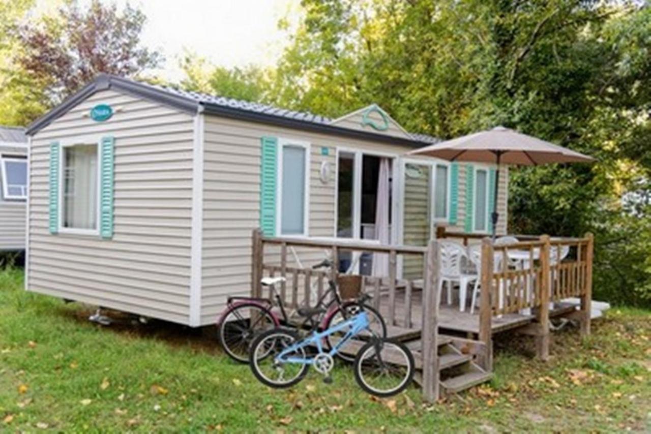 Camping Les Rives Du Lac De Vinca Ngoại thất bức ảnh