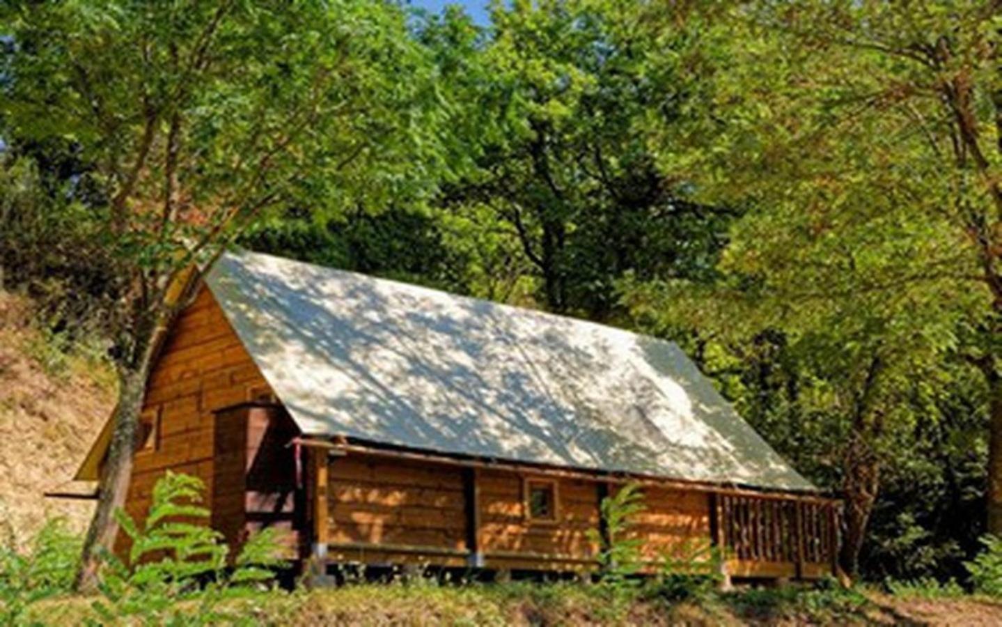 Camping Les Rives Du Lac De Vinca Ngoại thất bức ảnh