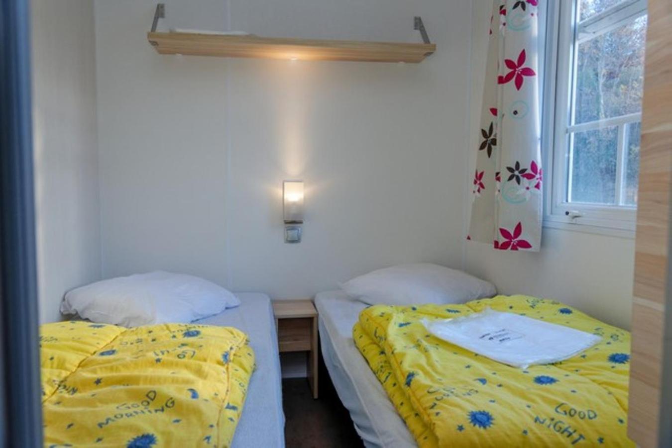 Camping Les Rives Du Lac De Vinca Ngoại thất bức ảnh