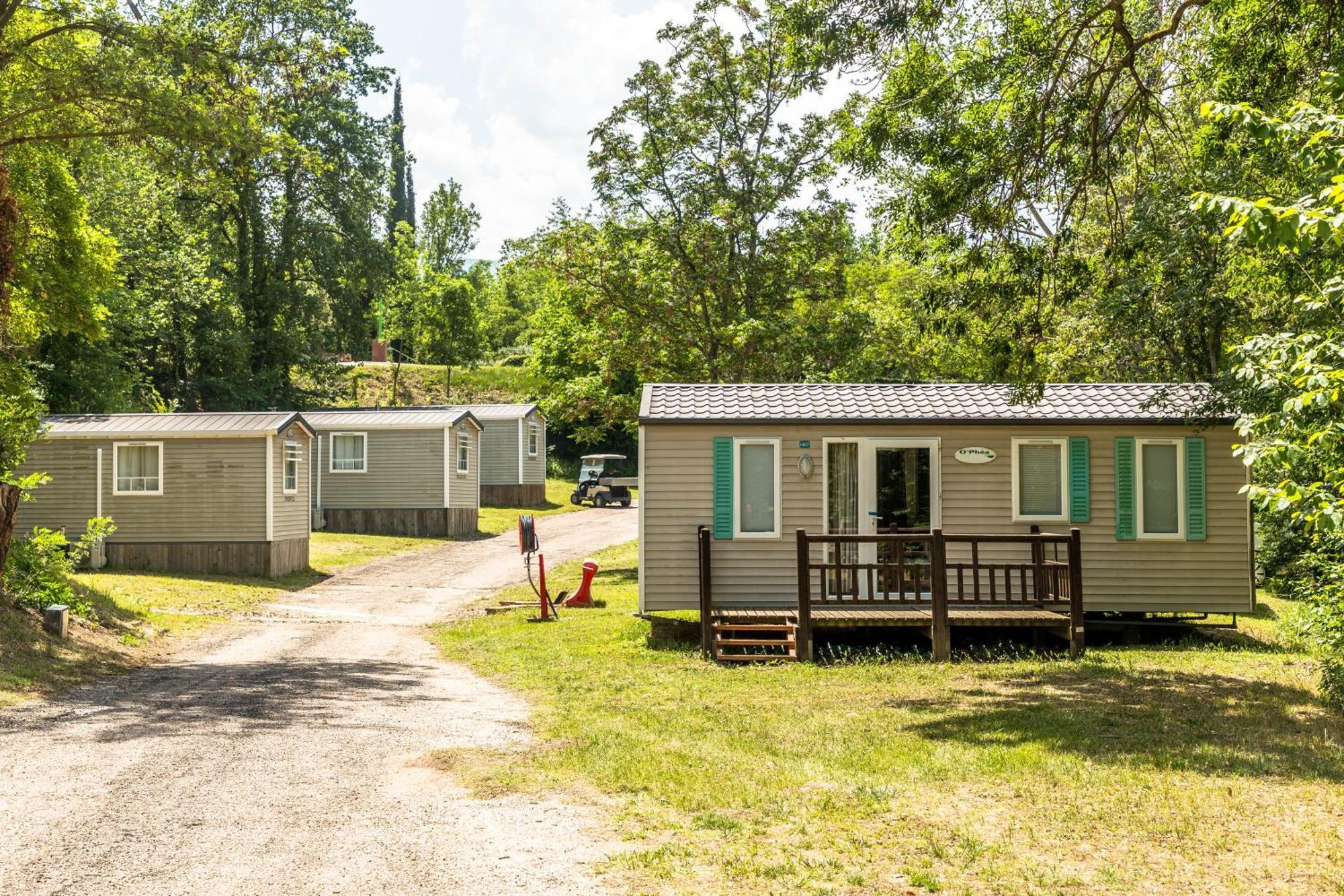 Camping Les Rives Du Lac De Vinca Ngoại thất bức ảnh