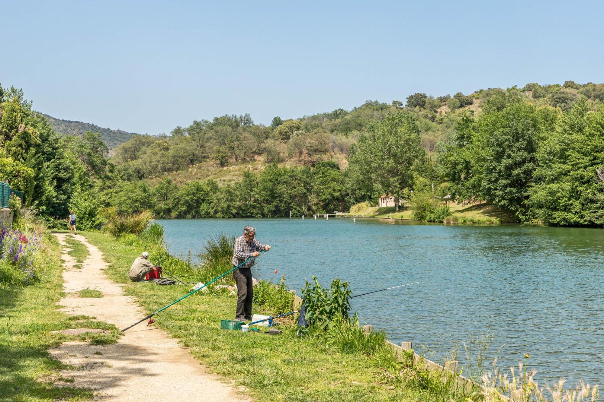 Camping Les Rives Du Lac De Vinca Ngoại thất bức ảnh